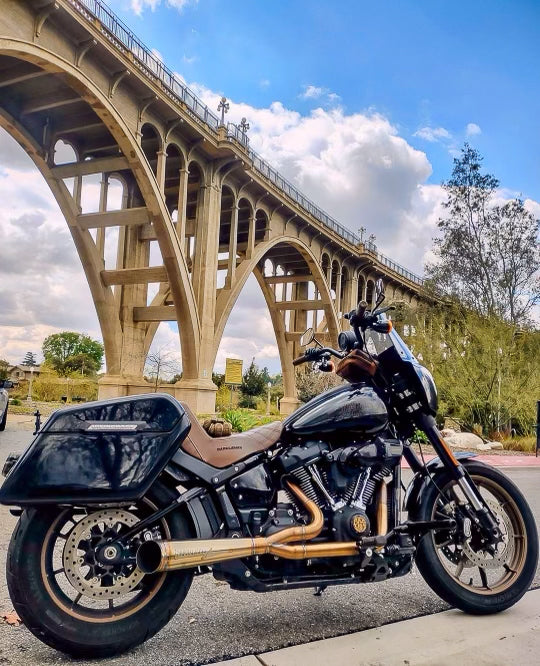 Stealth Pipes exhaust system installed on Harley M8 Softail – rear-side view of muffler and headers (2017–2025), photo 23 of 36